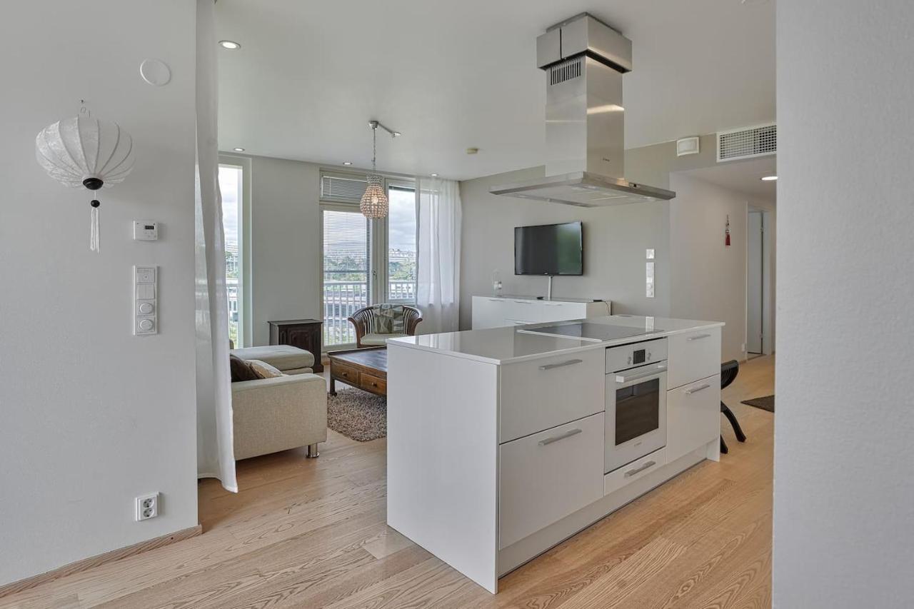 Apartment 1br Center By The Park With Private Sauna, Balcony & View